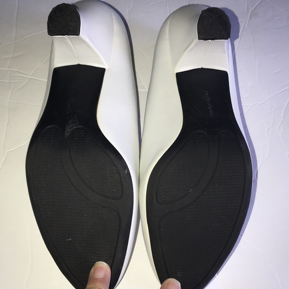 Women’s Easy Street Heels - Picture 8 of 11